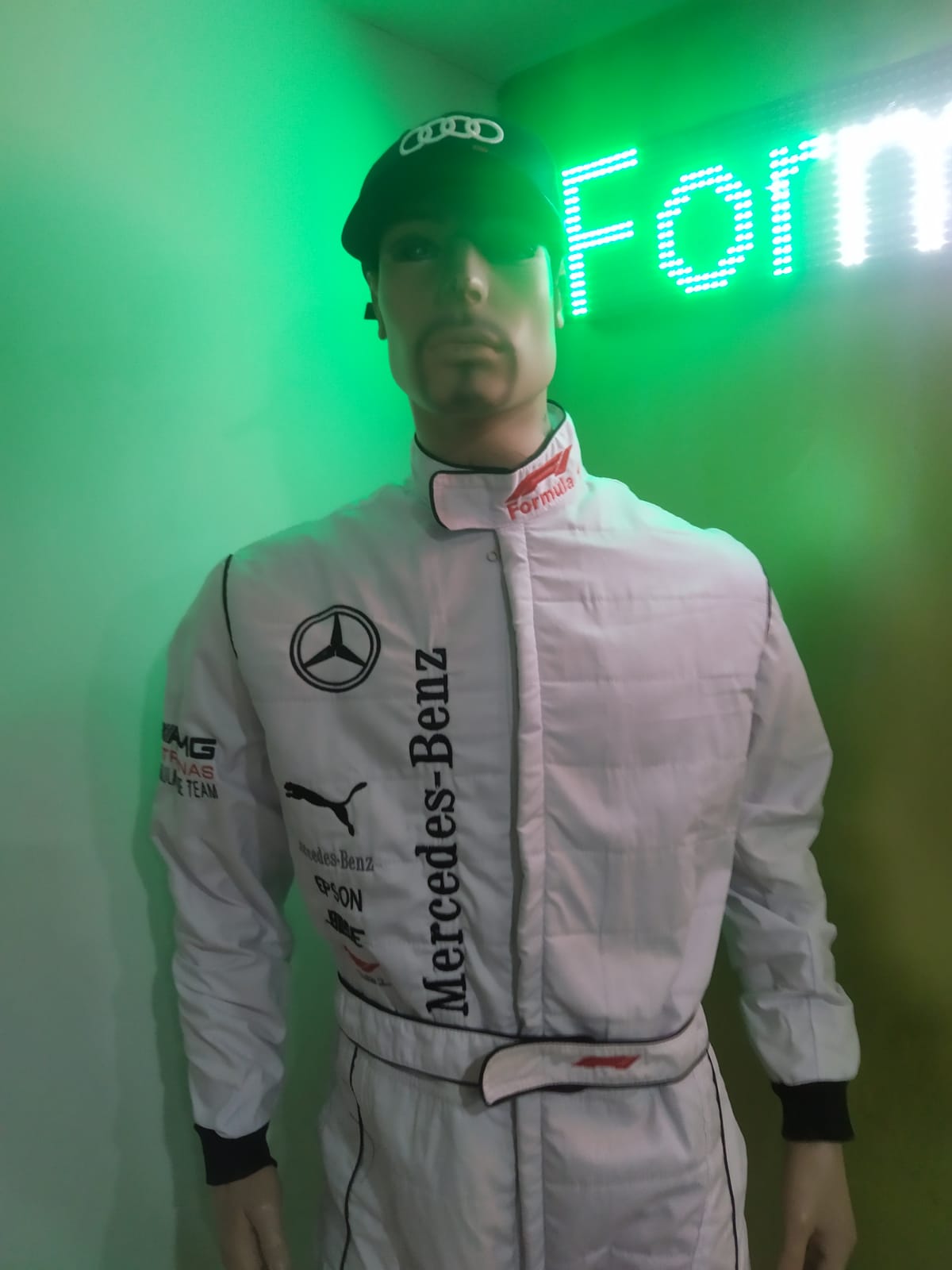 Overol Blanco Mercedes-Benz Tipo Formula 1 – Edición Especial