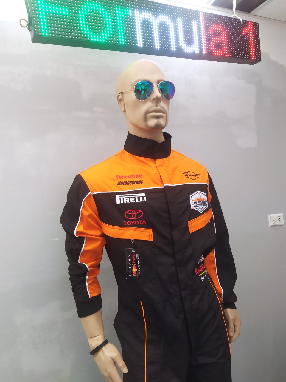 Overol Negro con Naranja Tipo Formula 1 – Edición Especial